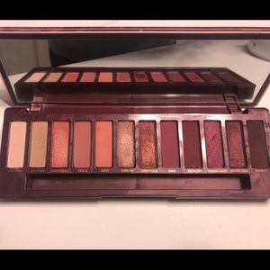 Urban Decay Naked Cherry Eyeshadow Palette